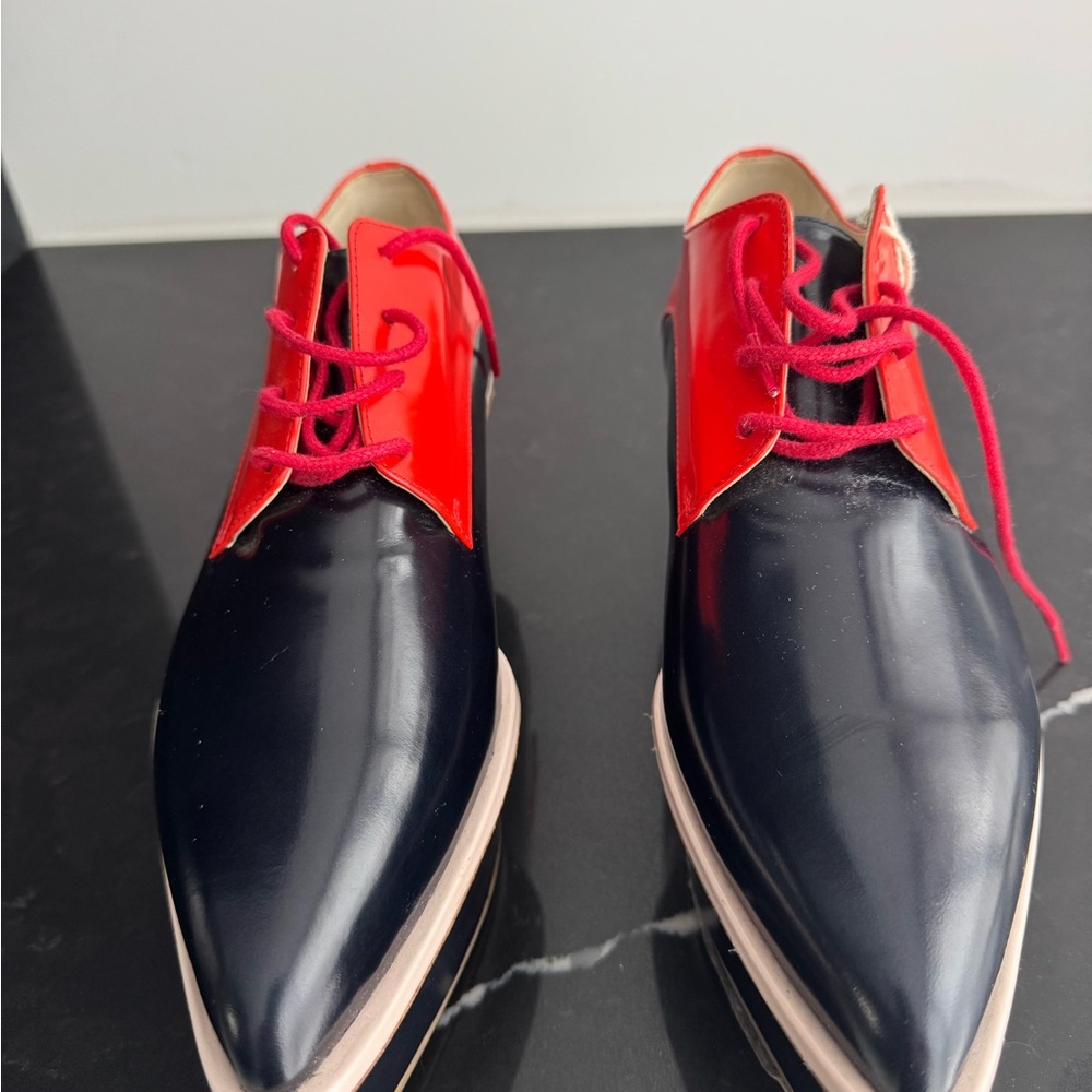 Delpozo - Red and Navy leather platform Oxford with Sleek Design
